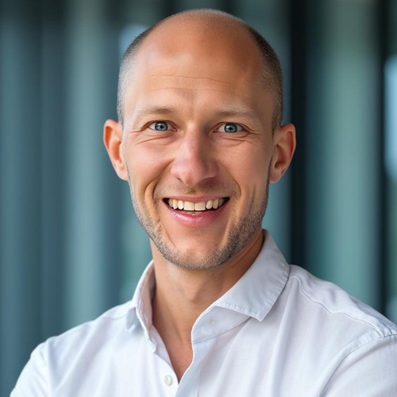 Tobias Uhl